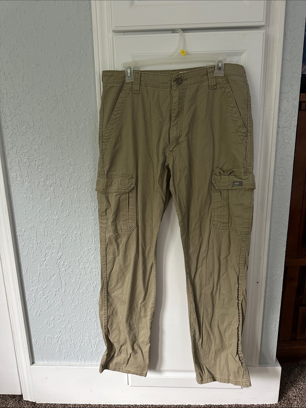 Wrangler Men's Cargo Pants in Olive